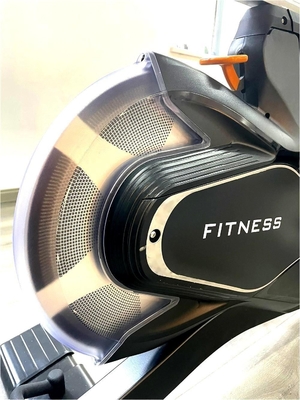 18kg Flywheel Εμπορικό περιστρεφόμενο ποδήλατο με αναδιπλούμενο σχεδιασμό και λειτουργία κατασκευής σώματος