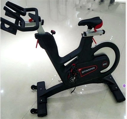 Σημαντικό βάρος 13/15KG Indoor Spinning Bike για εμπορική γυμναστική και καρδιακή προπόνηση