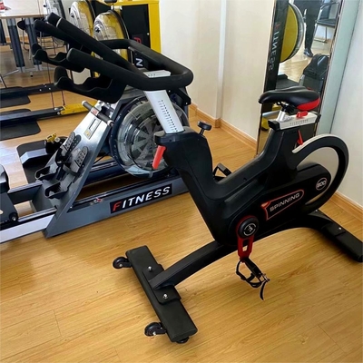 Σημαντικό βάρος 13/15KG Indoor Spinning Bike για εμπορική γυμναστική και καρδιακή προπόνηση