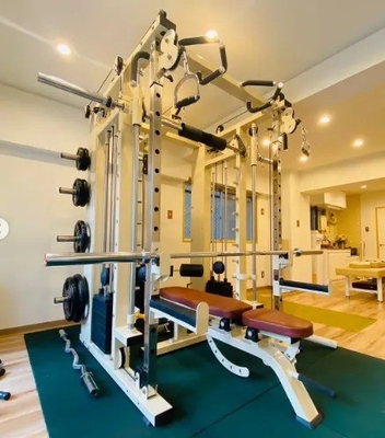 Ρυθμίσιμη μηχανή Smith Squat για εμπορική προπόνηση δύναμης γυμναστηρίου