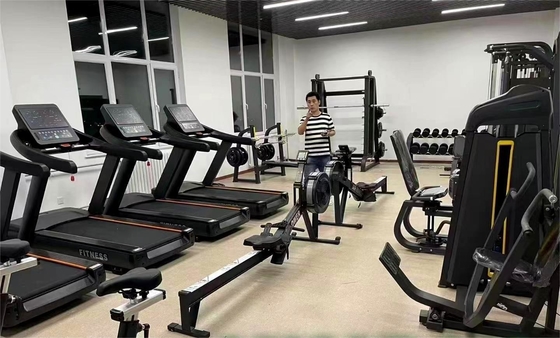 Ρυθμίσιμες ταχύτητες ηλεκτρικές τρέξιμες μηχανές δρόμους για καρδιακή προπόνηση σε εμπορικό γυμναστήριο