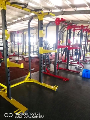 Μισό κλουβί παγκάκι πρές Smith Machine Πολυλειτουργικό ράφι γυμνασίου με λειτουργία ντάμπαλ