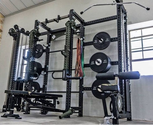 Εμπορικό γυμναστήριο γυμναστική Squat Rack και Cable Crossover Machine Πολυλειτουργική άσκηση