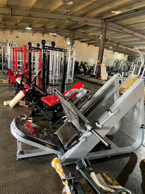Q235 Πλάκα φορτωμένο μοσχάρι Quads 45 βαθμούς Τύπωση ποδιών Hack Slide για εμπορικό γυμναστήριο φυσικής κατάστασης